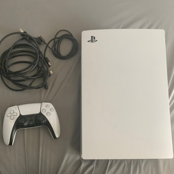 Ps5 digital with controller and Sony media remote - Picture 1 of 2